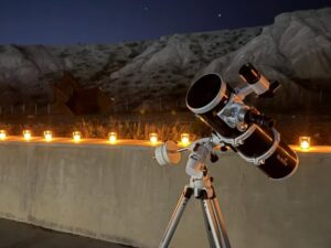 Enamorate del Anchi ⚡ Especial San Valentín fue una propuesta nocturna en el Centro de Formación Ambiental Anchipurac pensada para celebrar el 14 de febrero desde una experiencia que integró ciencia, arquitectura, naturaleza y gastronomía local bajo el cielo de San Juan.